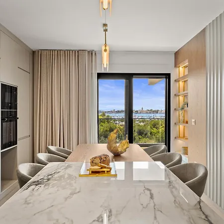 Olive Luxe Penthouse With Jacuzzi And Sea View דירה