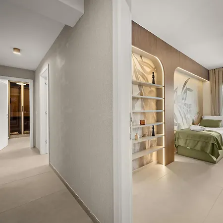 Olive Luxe Penthouse With Jacuzzi And Sea View דירה *