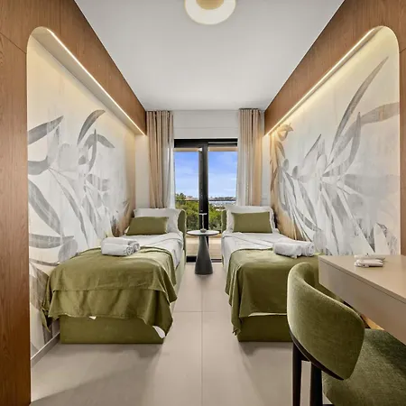 Olive Luxe Penthouse With Jacuzzi And Sea View * זאדאר