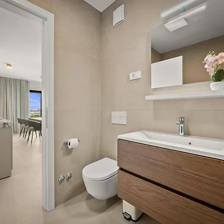 דירה Olive Luxe Penthouse With Jacuzzi And Sea View